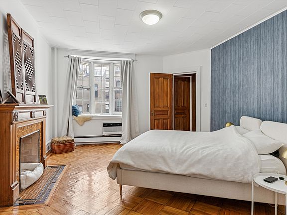 5th image of 22 W 95th St APT 1R