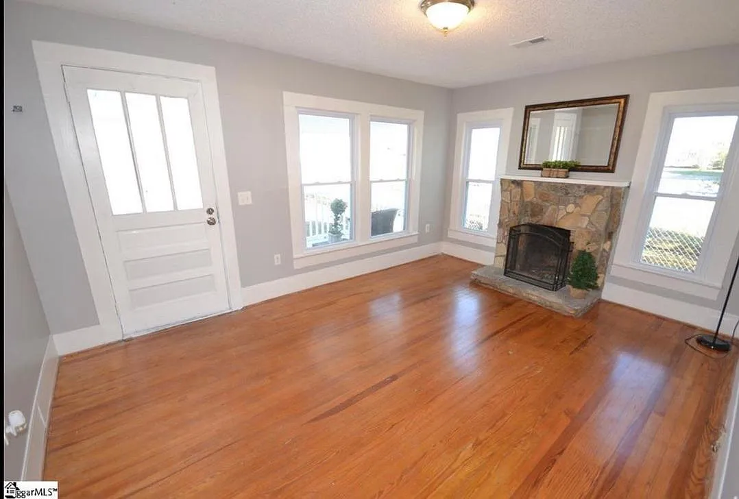 2 bed, 1200 sqft, $1,600 — Photo 2