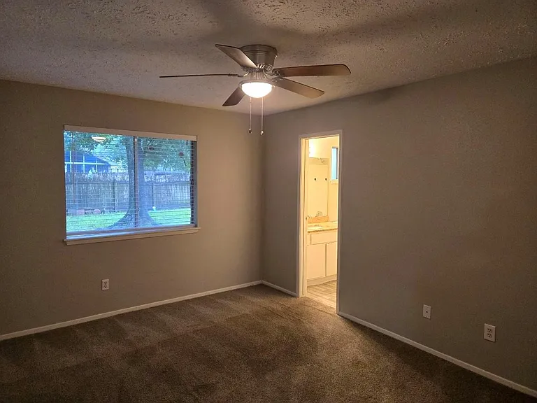 7026 Foxfield Ln — Photo 11