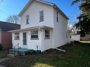 363 N Main St, Seneca, IL 61360