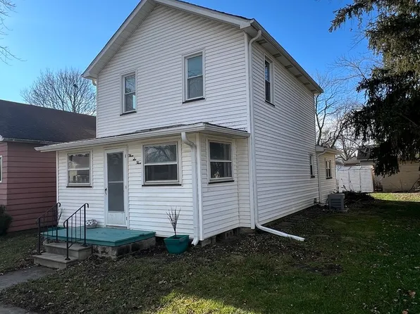 363 N Main St, Seneca, IL 61360
