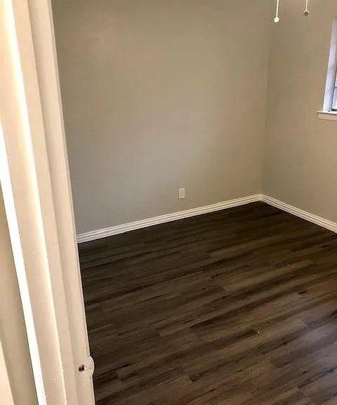 5231 Purington Ave — Photo 6