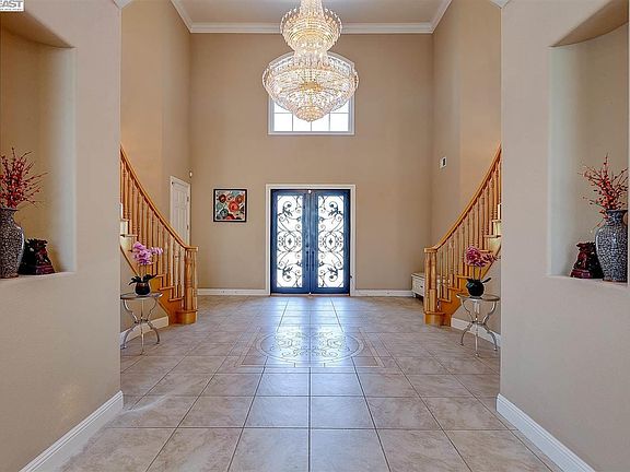 4th image of 6025 Turnberry Dr