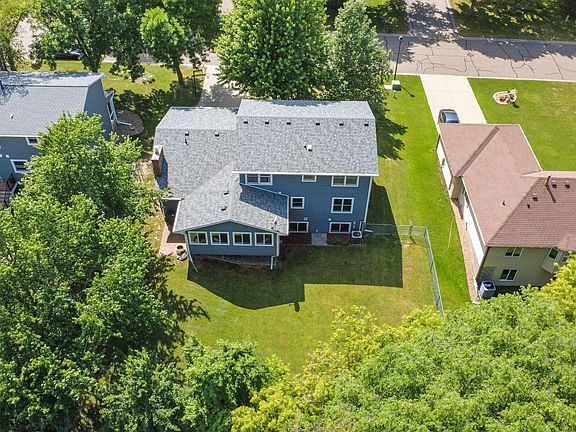 3rd image of 3287 Churchill Dr
