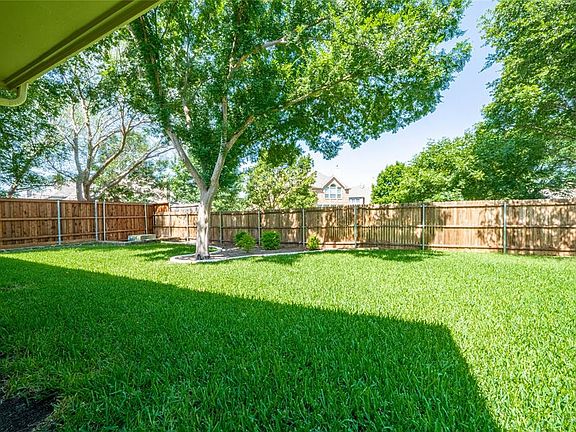 3rd image of 3409 Teresa Dr