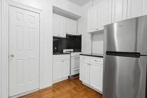 Rented by REAL New York | media 9