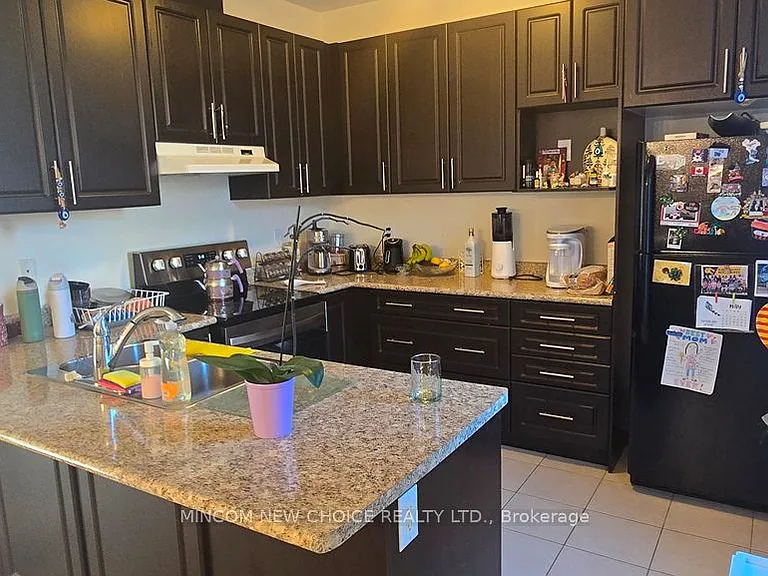 59 Lawrence Pilkington Ave — Photo 2