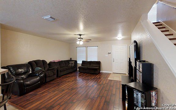 5th image of 214 Shadbush St