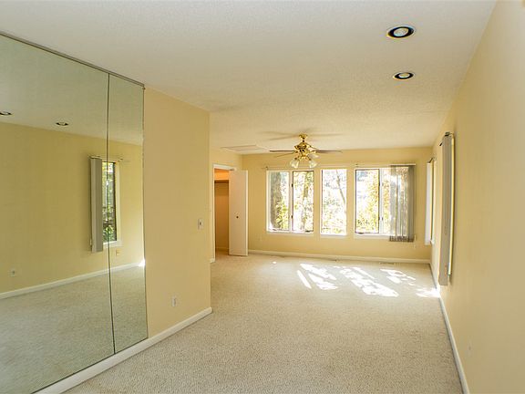 4th image of 285 Jessamine Pl