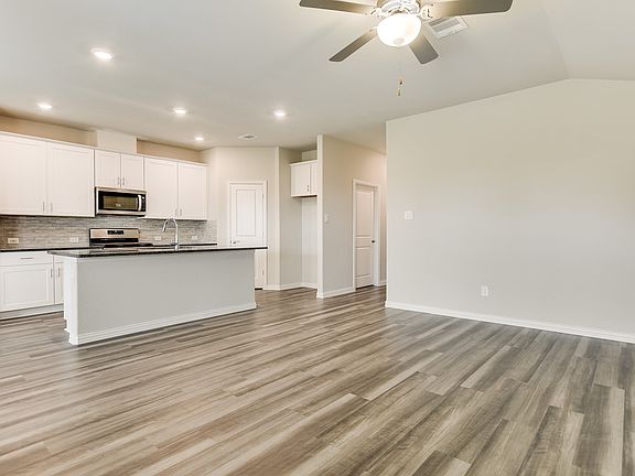4th image of 10517 Lequoia St