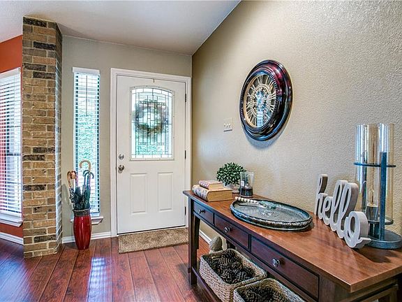 4th image of 1305 Land Rush Dr