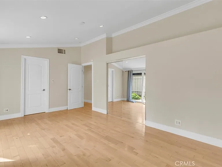 6201 Corbin Ave — Photo 20