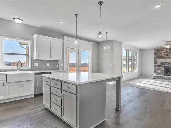17190 W 164th St, Olathe, KS 66062