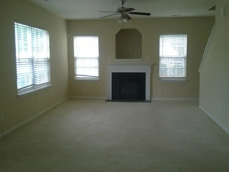 1640 Eva Mae Dr — Photo 2