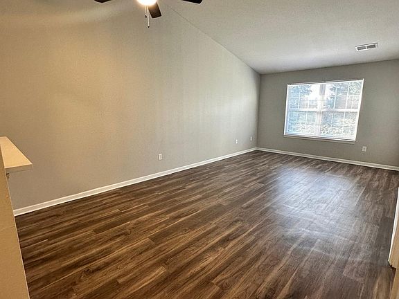 Living room/dining room