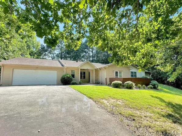 109 Glenwood Cir, South Hill, VA 23970