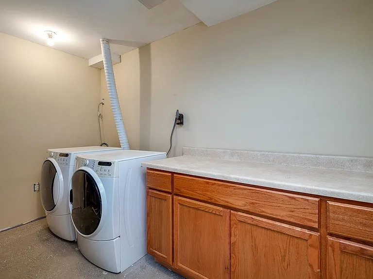 6978 Fallen Oaks Dr — Photo 27