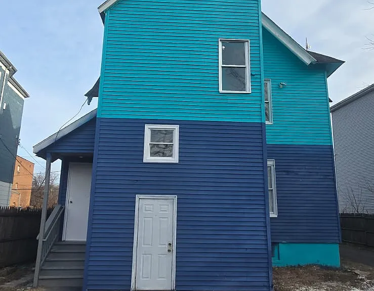 House - Backyard / Parking
