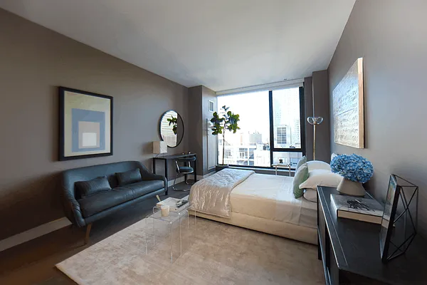 Rented by The Bloomstone Group LLC | media 18