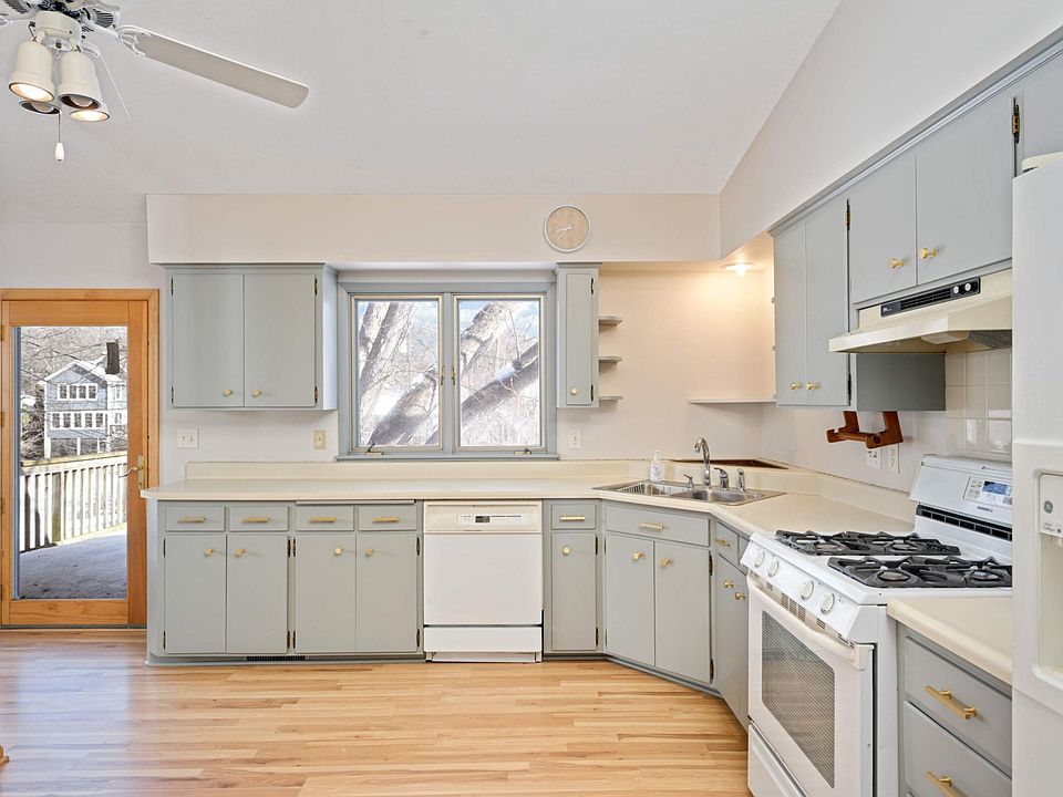 1st image of 4231 Lynn Ave