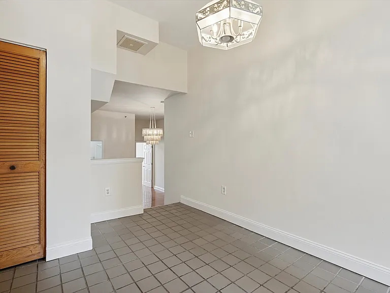 1601 Brown St #2 — Photo 7