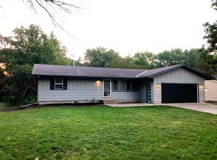 8287 Red Oak Dr, Mounds View, MN 55112