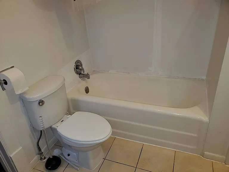 2411 Polk St NE #1 — Photo 9