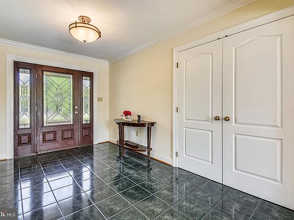 4th image of 1 Caddy Ct