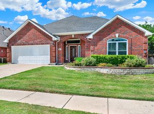 409 Jennifer Ln, Arlington, TX 76002