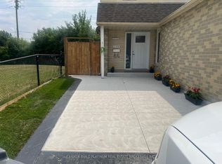 108 Courtleigh Sq, Brampton, ON L6Z 1J3