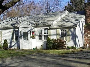 29 Sutton Dr, Stamford, CT 06906