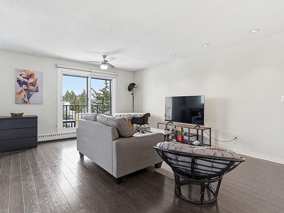 5th image of 2508 17th St SW #302