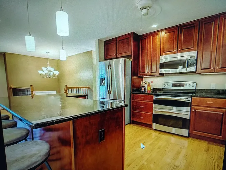 2918 Glenmont Dr — Photo 4