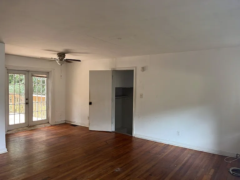 408 Murat St — Photo 8
