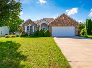 1601 S Stapleton Dr, Yorktown, IN 47396