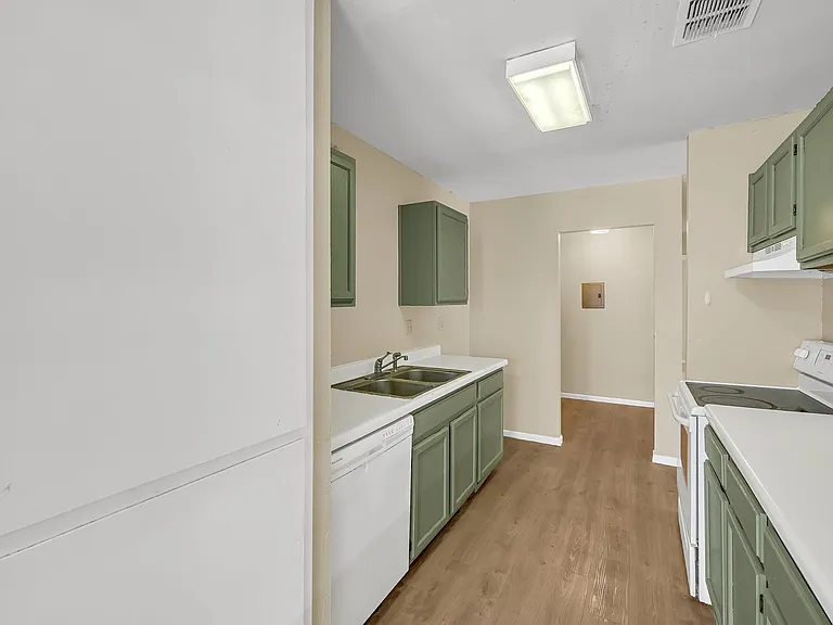 1325 Bayou Dr — Photo 12