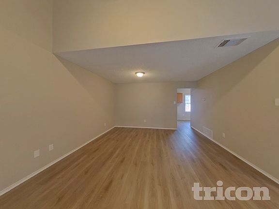 4th image of 1649 Independence Rd