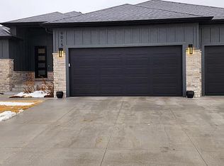 9015 Rock River Rd, Lincoln, NE 68520