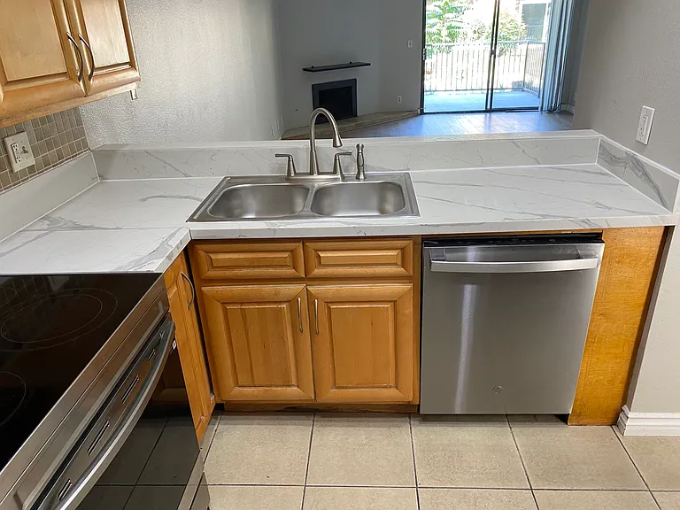 927 S Mountain Ave #80 — Photo 20