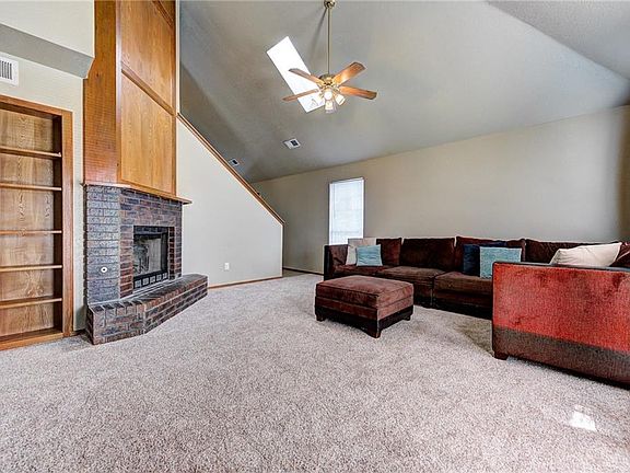 4th image of 2613 Lonnie Ln