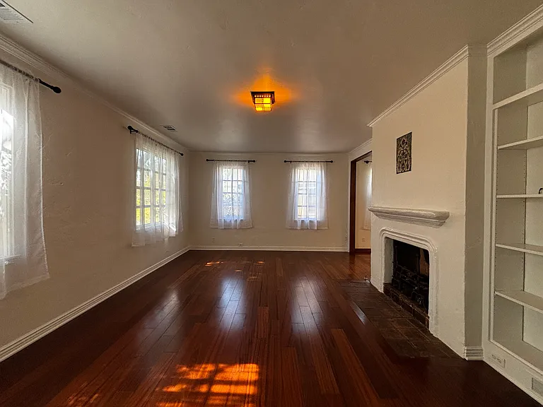 1151 Heather Sq — Photo 6