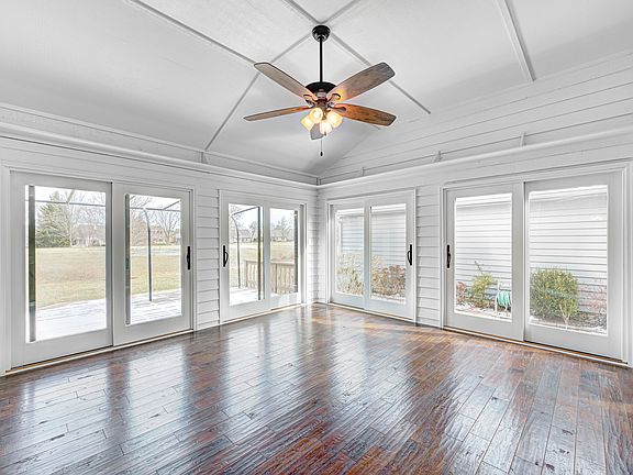 4th image of 7248 River Glen Dr