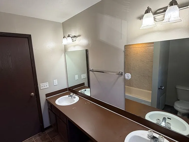 1163 Bernath Pkwy — Photo 10