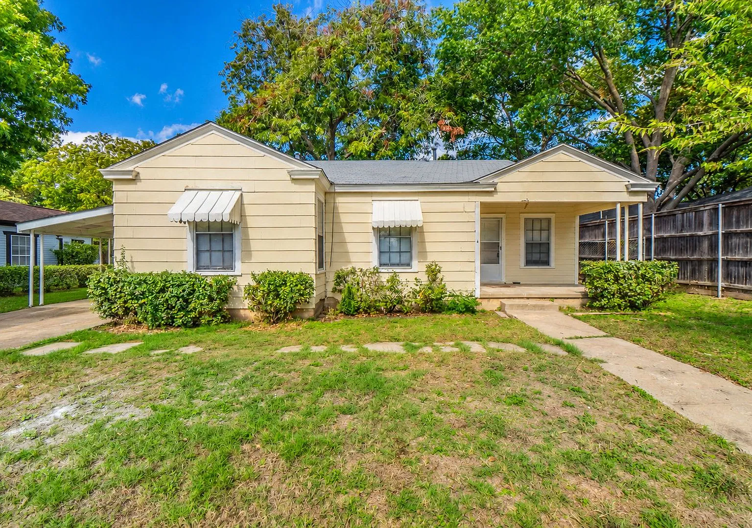 North Ridglea Bungalow! — Photo 2