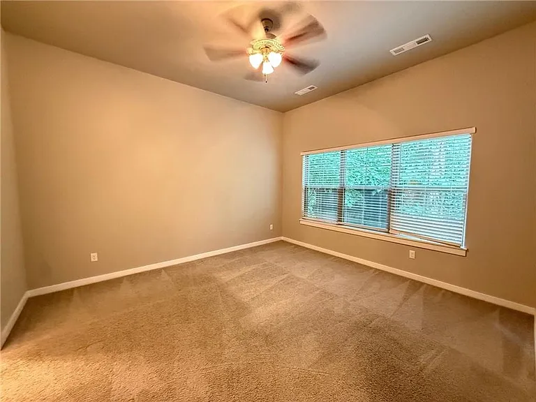 2359 W Houston St — Photo 9