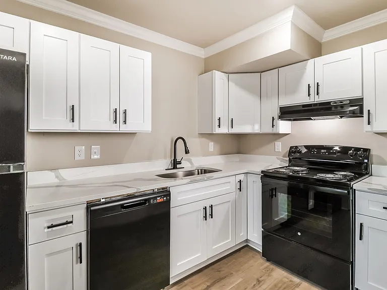 1812 Sanford Dr #1 — Photo 6