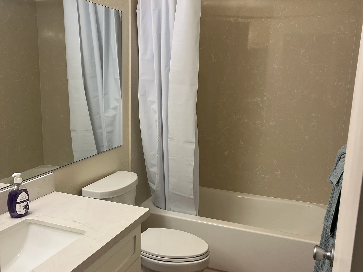 2 bed, 980 sqft, $1,400 — Photo 2