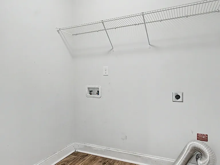 390 Fairview Cir — Photo 16
