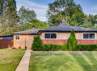 1415 N Boro Ln, Mount Prospect, IL 60056