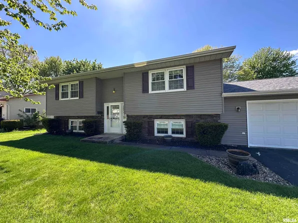 2840 Montague Dr, Galesburg, IL 61401